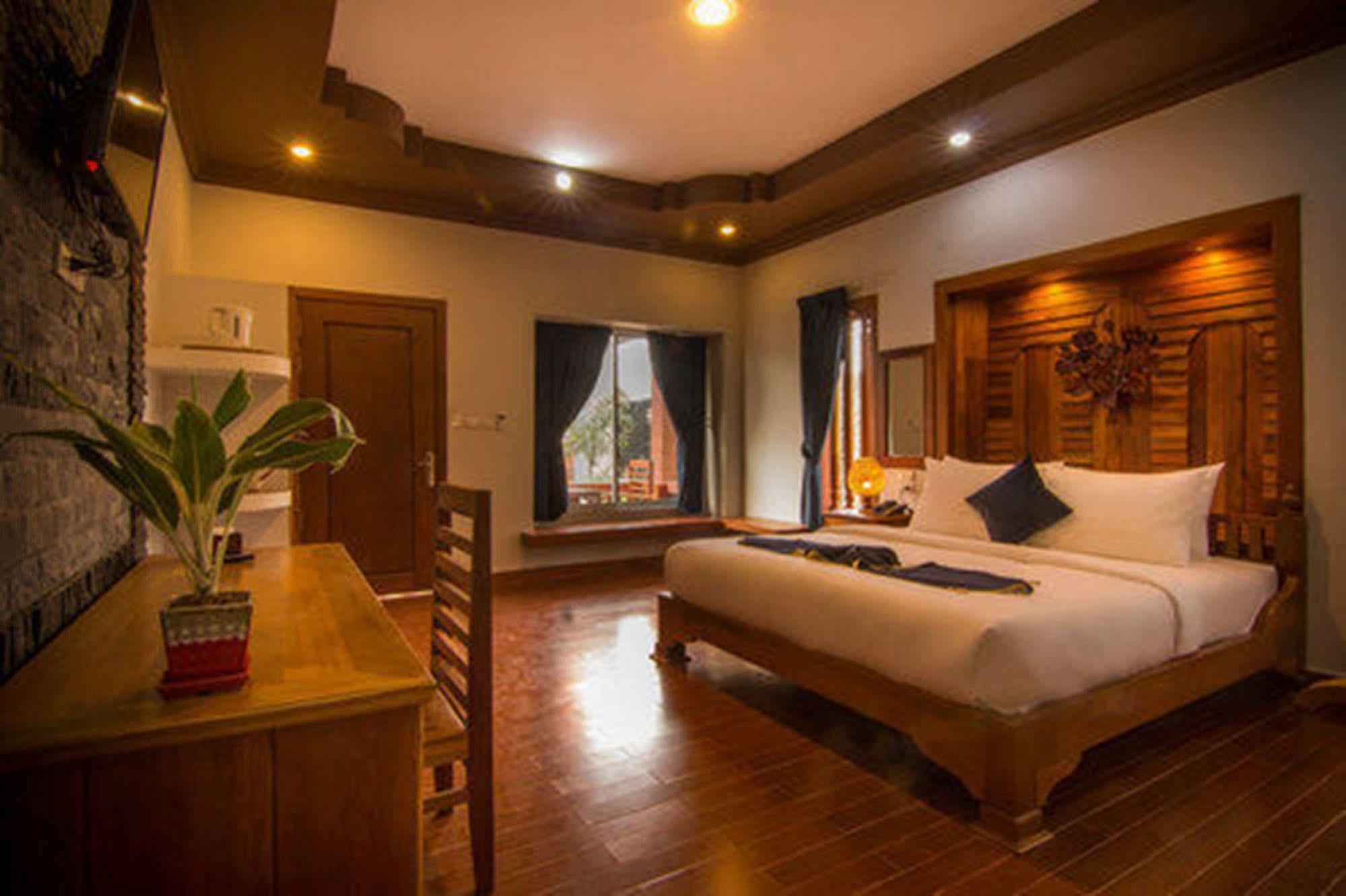 Ravorn Villa Boutique Battambang Exterior foto